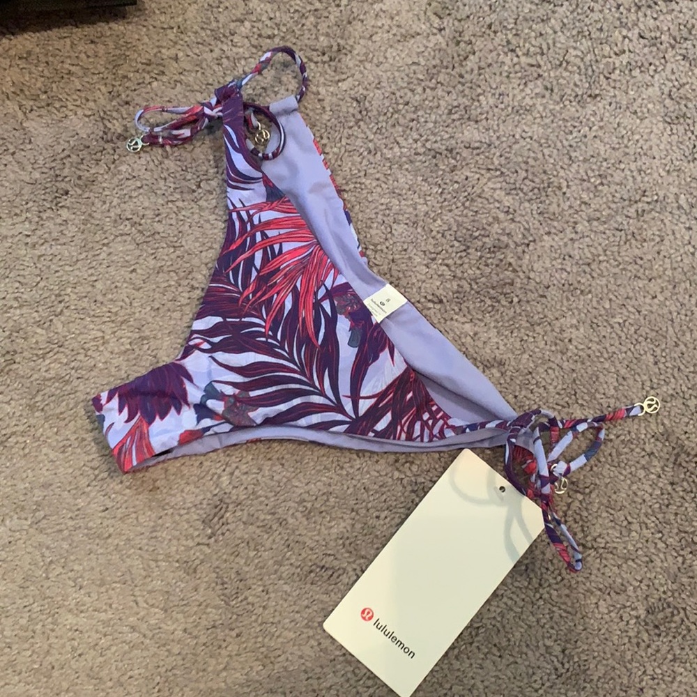 NWT Lululemon☀️☀️Sun Soaker☀️☀️LR Cheeky Bottom 8